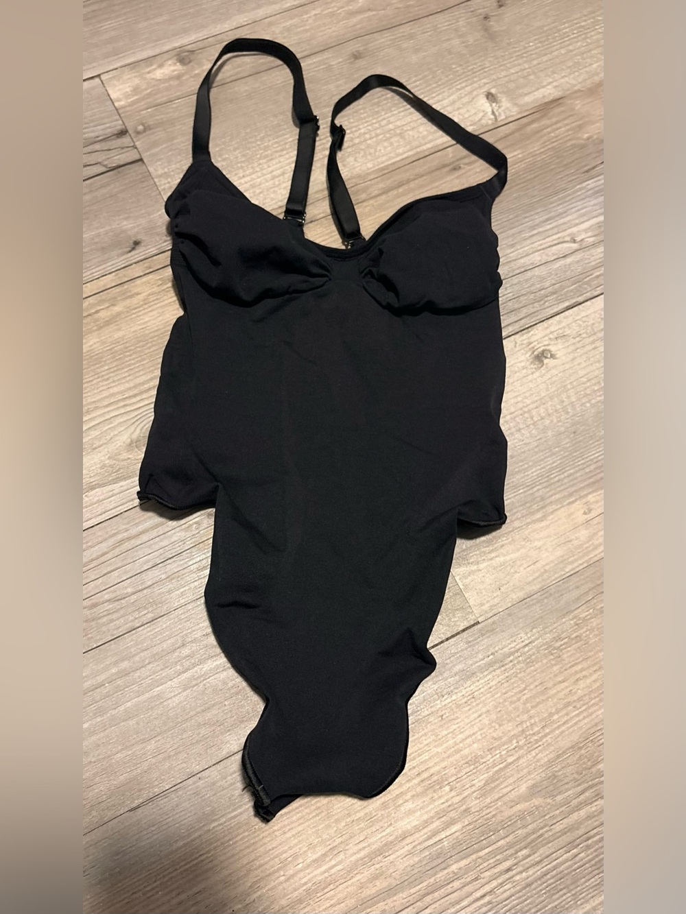 SKIMS Kim Kardashian sculpting thong bodysuit medium new without tags